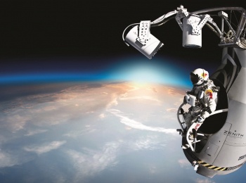 Космический прыжок Red Bull Stratos с Феликсом Баумгартнером